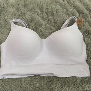 Lightly lined bra